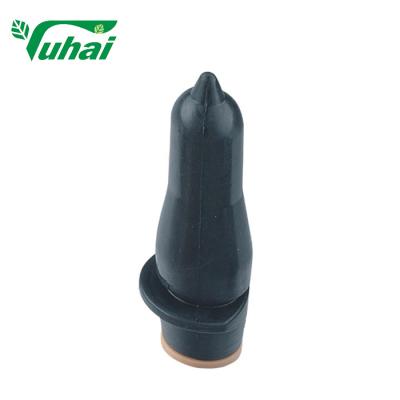 China Rubber Material Animal Feeding Teats Black Color 4×3.5×10.6cm Dimension for sale