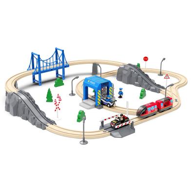 China Slot Toy Explosive Models High Quality DIY Assembly Wooden Train Figure 8 Track Set for sale