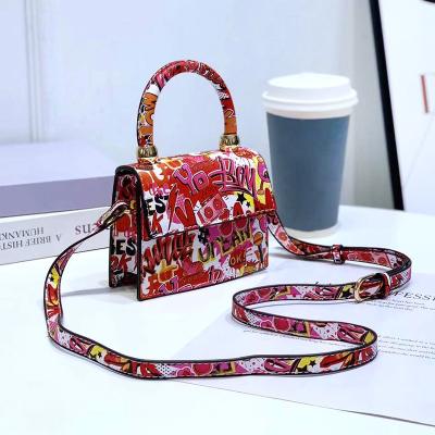 China Fashion bag women's bags 2021 new cross body ladies shoulder bags fashion satchelulder handbags baby mini bucket bag child small handbag for sale