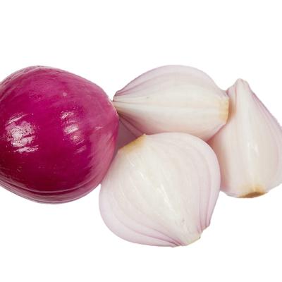 China 3 Layers New Season Fresh High Quality Red Onion 10kg/20kg Mesh Bag Bulk Skin Wholesalers for sale