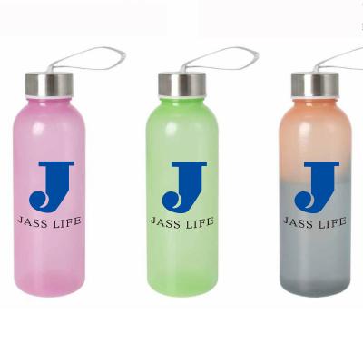 China Sustainable 520ML BPA Free Reusable Cold Color Changing Sports Plastic Water Bottle With Rope Handle for sale