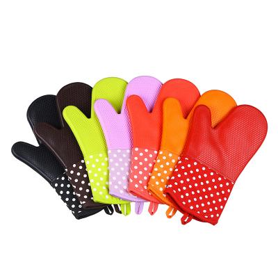 China Higher Temperature Resistant Microwave Insulated Heat Resistant Thickened Silicone Oven Gloves for sale