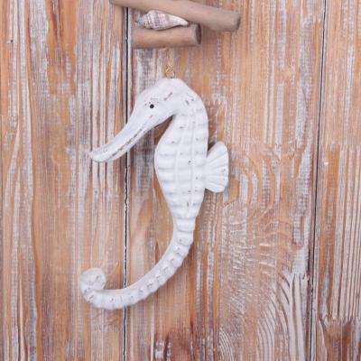 China Europe Ocean Series Driftwood Seahorse White Cottage Cute Garland Shape Wall Hanging for sale