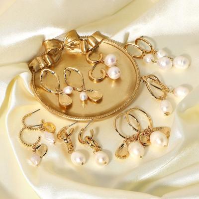 China INS Style 2021 Fashion Gold Plated Cc C Geometric Shape Freshwater Pearl Circle Earrings For Women for sale