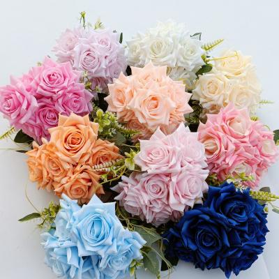 China Wholesale Silk Artificial Flowers Rose Rose Bouquet 7 Heads White Roses Artificial Flower Group For Wedding Decor for sale