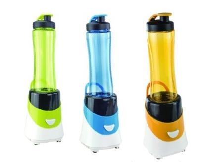 China Easy Clean Electric Fruit Juicer 600ml With Travel Blender Bottle for sale