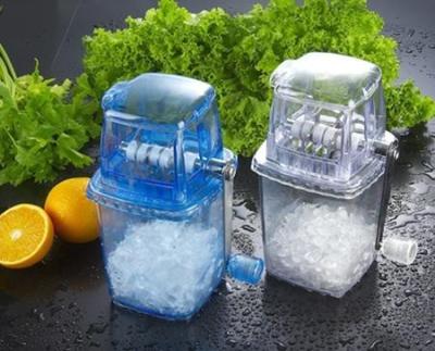 중국 Mini home Plastic blue or white Kitchen aid Manual Ice Crushers (100ml) 판매용