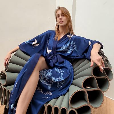 China Hot Selling QUICK DRY Animal Printed Long Robes Split Silk Women Nightgown Luxury Sleep Wear for sale