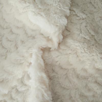 China Antistatic 100% Polyester Waffle Knitted Plush Long Pile Plain Dyed Fabric For Cover for sale