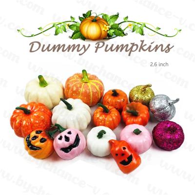 China Store Windows Show Christmas Wreath Decorations Small Artificial Pumpkins For Autumn Thanksgiving Party Decoration for sale