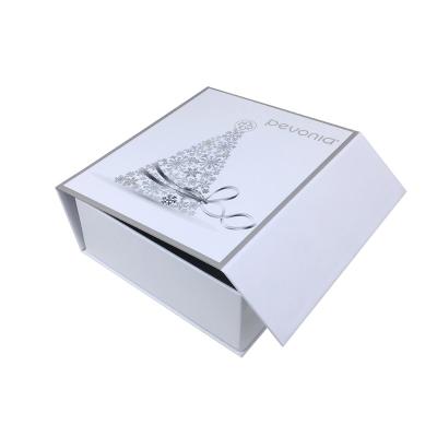 China Recyclable Garment Gift Packaging Box Cardboard Paper With Silver Logo OEM Style Recyclable Clothing Custom Luxury Customized Paperboard for sale