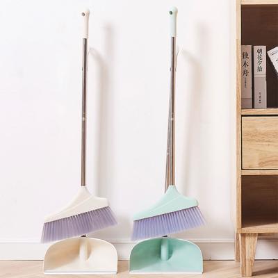 China Household low price broom plastic dustpan set wholesale two-piece broom with long handle for sale