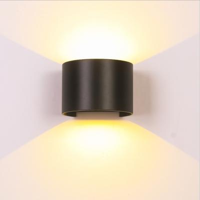 China Modern Indoor Lamp Modern Lighting Through Aluminum Decoration Led Wall Light for sale