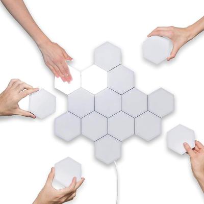 China Smart Sensor Control Best Price Holiday Light Diy Assembled Hexagon USB Honeycomb Lamp Quantum Wall Night Modular Touch Light Hexagon Light for sale