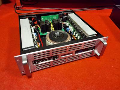 中国 カラオケ電源増幅器 音響システム会議室 KTV 2チャンネル 2 × 450W オーディオ プロパワー増幅器 販売のため