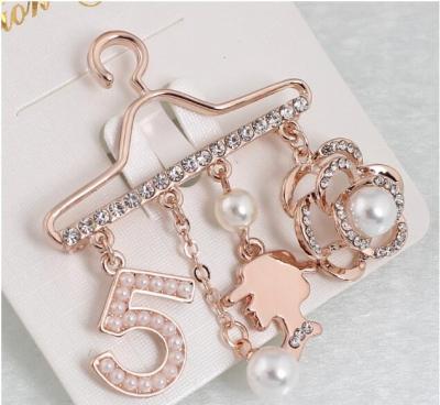 China Fashionable Decoration Pearl 520 Hanger Safety Pin Brooch for sale