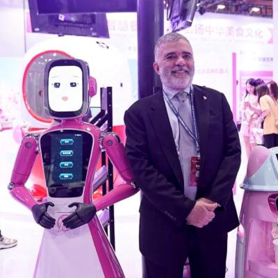 China High efficiency advanced intelligent robots are used in AI humanoid receiving robots in restaurants hotels and shopping malls for sale