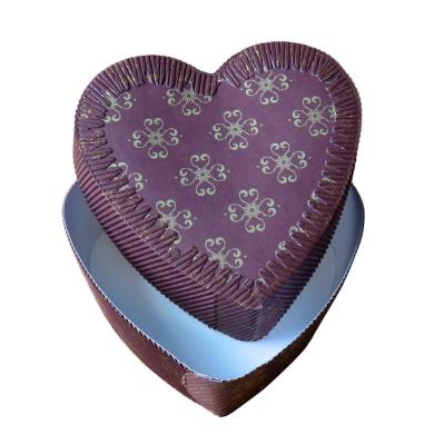 China Heart Shape Disposable Bread Corrugated Decorative Paper Molds for sale