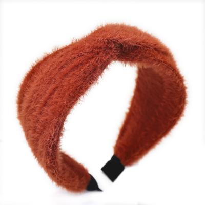 China New Design Fur Hairband Women's Handmade Hair Ornament Korean Simple Korean Madame Winter Wide Headband Hair Ornament for sale