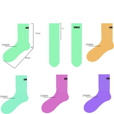 China QUICK DRY Free Sample Design Simple Style Man Sport Socks Cheap Price Customized Fast Shipping Box Label Socks for sale