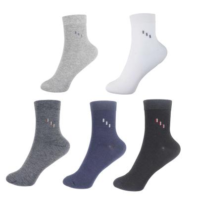 China QUICK DRY Check Pattern Checkerboard Plaid Tartan Free Sampler Pattern Socks Multi Color Cheap Price Socks for sale