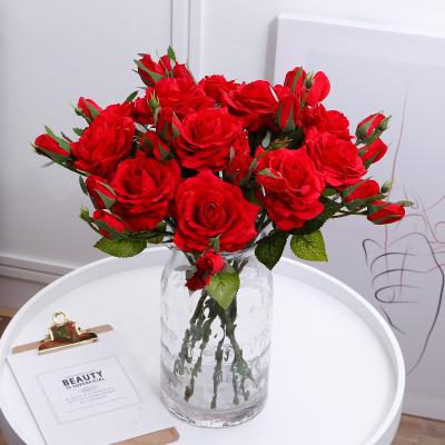 China Garden Decoration Artificial Flowers Rose Wholesale 1 Flower 2 Bud Moisturizing Rose Artificial Flower for Home Decor for sale