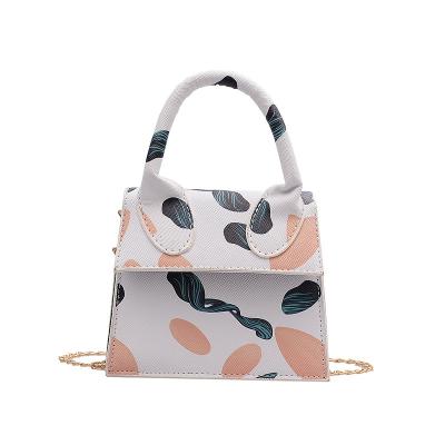 China Fashion Unique Ladies Chains Shoulder Cross - Body Women Mini Printed Hand Bags Small Clips Clutch Luxury Handbags for sale