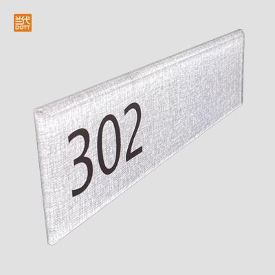 China Easy Acrylic Commercial Signs Digital Signage Board Door Plates Customized Wall Signs for sale