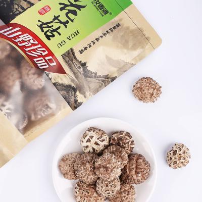 China Specialty dry edible mushroom dried thick shiitake mushrooms and cracked hot pot soup ingredients flower mushrooms for sale