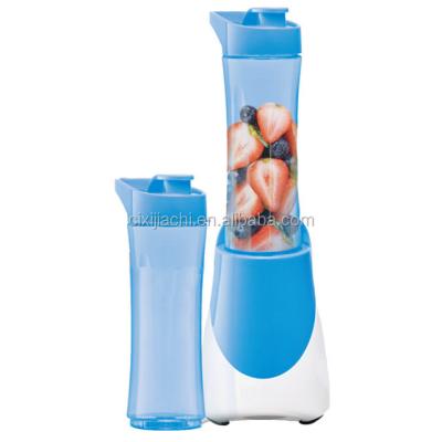 China Portable Household CE CB 600Ml Plastic Smoothie Maker Blenders With 2 Travel Bottles For Sports for sale