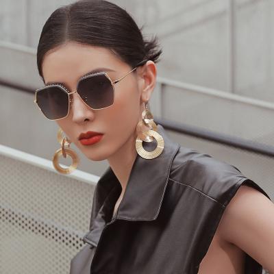 China Fashion Sunglasses Sunglass Luxury Eyewear Retro Sun Shade Fashion Polarized Metal Frame Sunglasses Women 2022 for sale