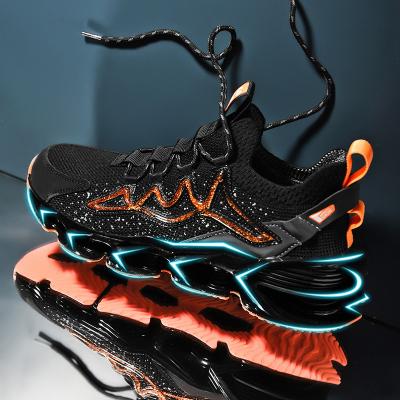 China Breathable Cushioning Sports Shoes Men Running Shoes 2021 Outdoor Luminous Sports Summer Sports Sneakers Breathable Training Fashion for sale