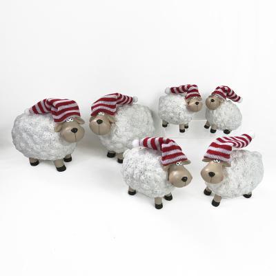 China New design Europe small handwork resin lamb decoration resin sheep statue ornament animal figurine wholesale home sculpture for sale