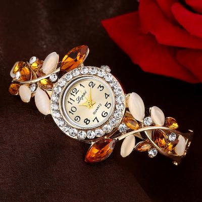 China Simple Shiny Dial Chronograph Small Women Watches Brand Female Women's Luxury Quartz Clock Fashion Stainless Steel Strap Watch for sale