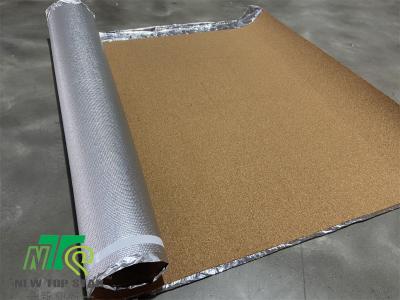 Chine assise de papier aluminium de 220kg/cbm Cork Acoustic Floor Underlayment 2mm pour le chauffage de plancher à vendre