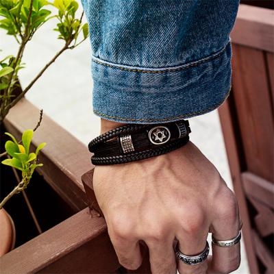 China 2021 Wholesale FASHIONABLE Custom Stainless Steel Black Leather Jewelry Magnetic Clasp Bracelet For Men for sale