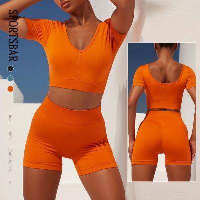 China New Custom Fashionable Women's Breathable Sportswear Sets Fitness Wear Seamless Yoga Sets Bra Tops for sale