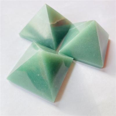 China DONGHAI Natural Energy Reiki Green Aventurine Pyramids Hand Carved Crystal Pyramid Meditation for sale