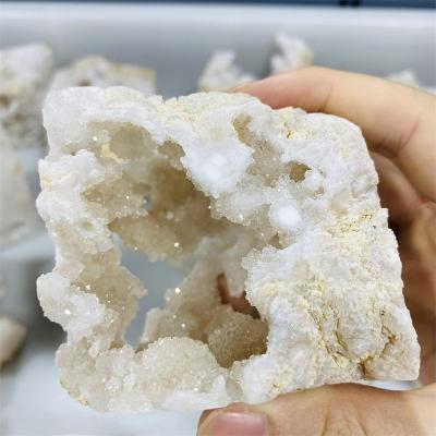 China DONGHAI Wholesale Natural White Agate Geode Cube Cluster Cluster For Healing Wedding Decoration for sale