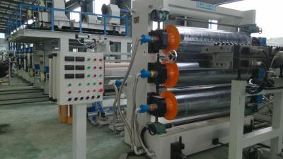 China ACP zeichnen die zusammengesetzte Aluminiumplatte, die Maschine 250kW/h 1220×2440 Millimeter herstellt zu verkaufen