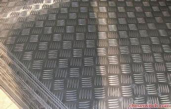 China Cadena de producción de grabación en relieve de máquina del metal para los materiales grabados en relieve de la decoración del metal no ferroso en venta