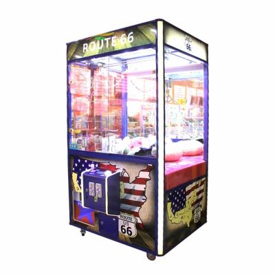 China Hotselling 31' Dual Claw Crane Arcade Gift Game Machine For Sale 31 Inch Crane Game Machine Yuto for sale