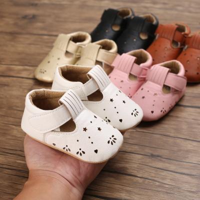 China Simple Pu Leather Baby Casual Shoes Prewalker Solid Color Hollow Baby Girl Princess Casual Shoes en venta