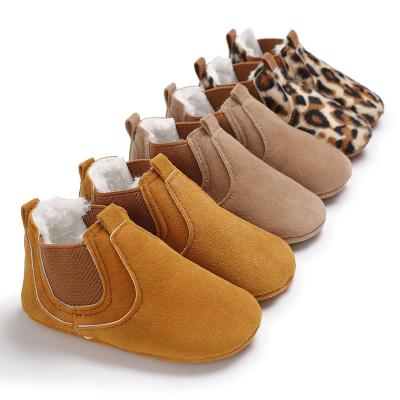 China Simple Faux Suede Baby Casual Shoes Newborn Footwear Leopard Print Sports Baby Casual Shoes for sale