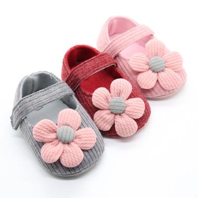 China Toddler Baby Cotton Shoes Floral Embroidered Crochet Knitting Flower Decoration Baby Casual Shoes for sale