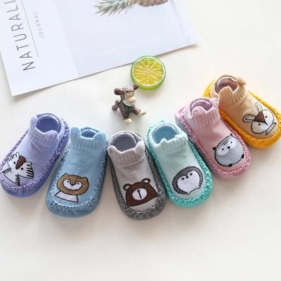 China Printed Knitted Cotton Baby Casual Shoes Animal Prints Non-slip Newborn Socks Shape Baby Casual Shoes en venta