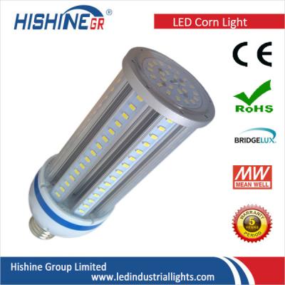 China O diodo emissor de luz SMD2835 da economia de energia 110lm/W Epistar conduziu a ampola do milho com tampa geada do difusor à venda