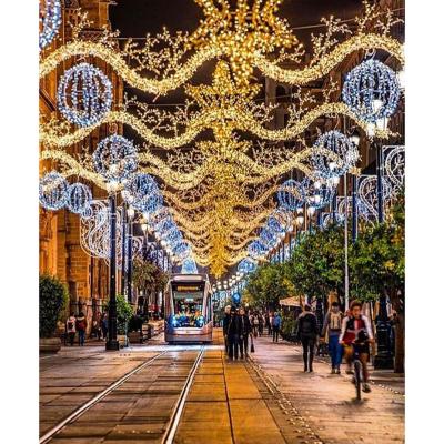 China Fashionable Christmas street decoration lights Wholesale Sculpture For Shopping Mall Outdoor Led Street Light for sale