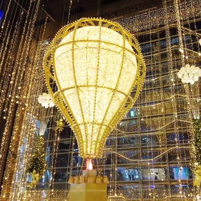 China Fashionable 3D Illuminated Lighting Christmas Led Festival Decoration Window Display Props Shopping Mall Atrium Hot air Balloon Decoration for sale