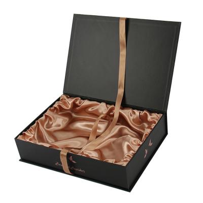 China Handmade Customized Hair Weave Packaging Box With Satin Insert for sale